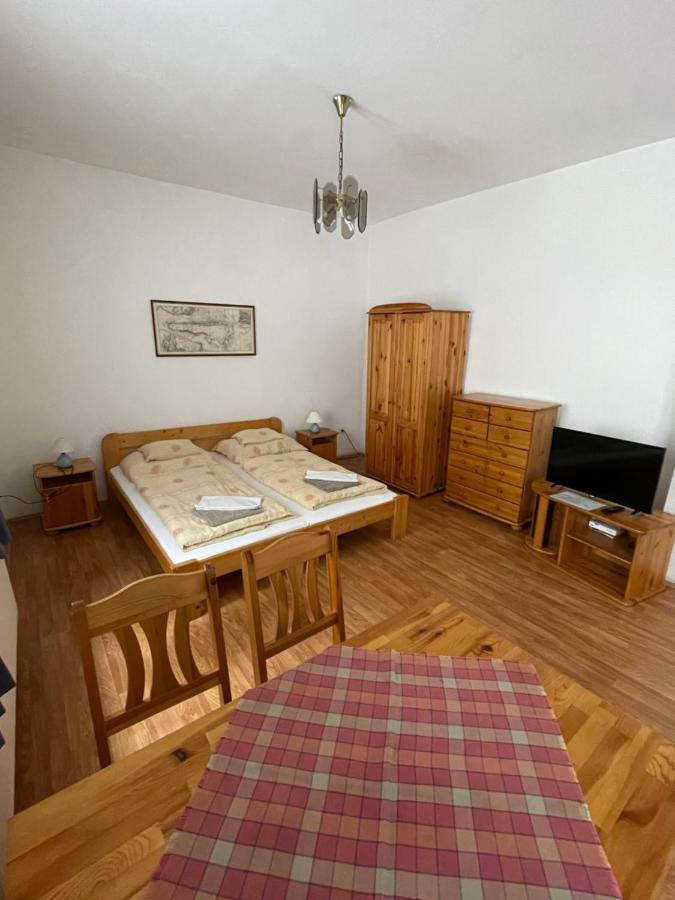 Katalinkert Panzio Bed and Breakfast Győr Eksteriør billede