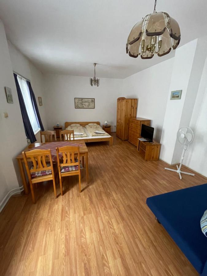 Katalinkert Panzio Bed and Breakfast Győr Eksteriør billede