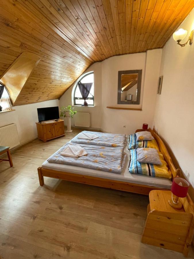 Katalinkert Panzio Bed and Breakfast Győr Eksteriør billede